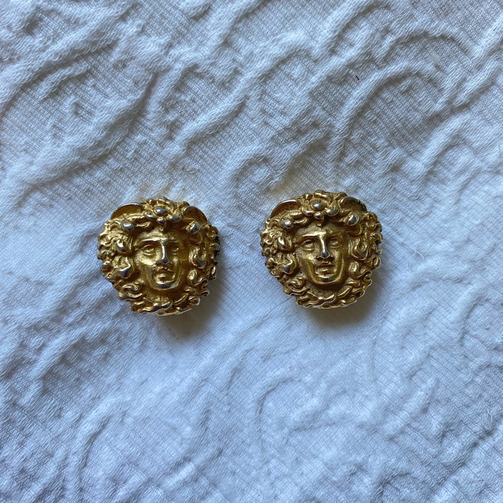 Vintage Metal Clip-on Medusa earrings